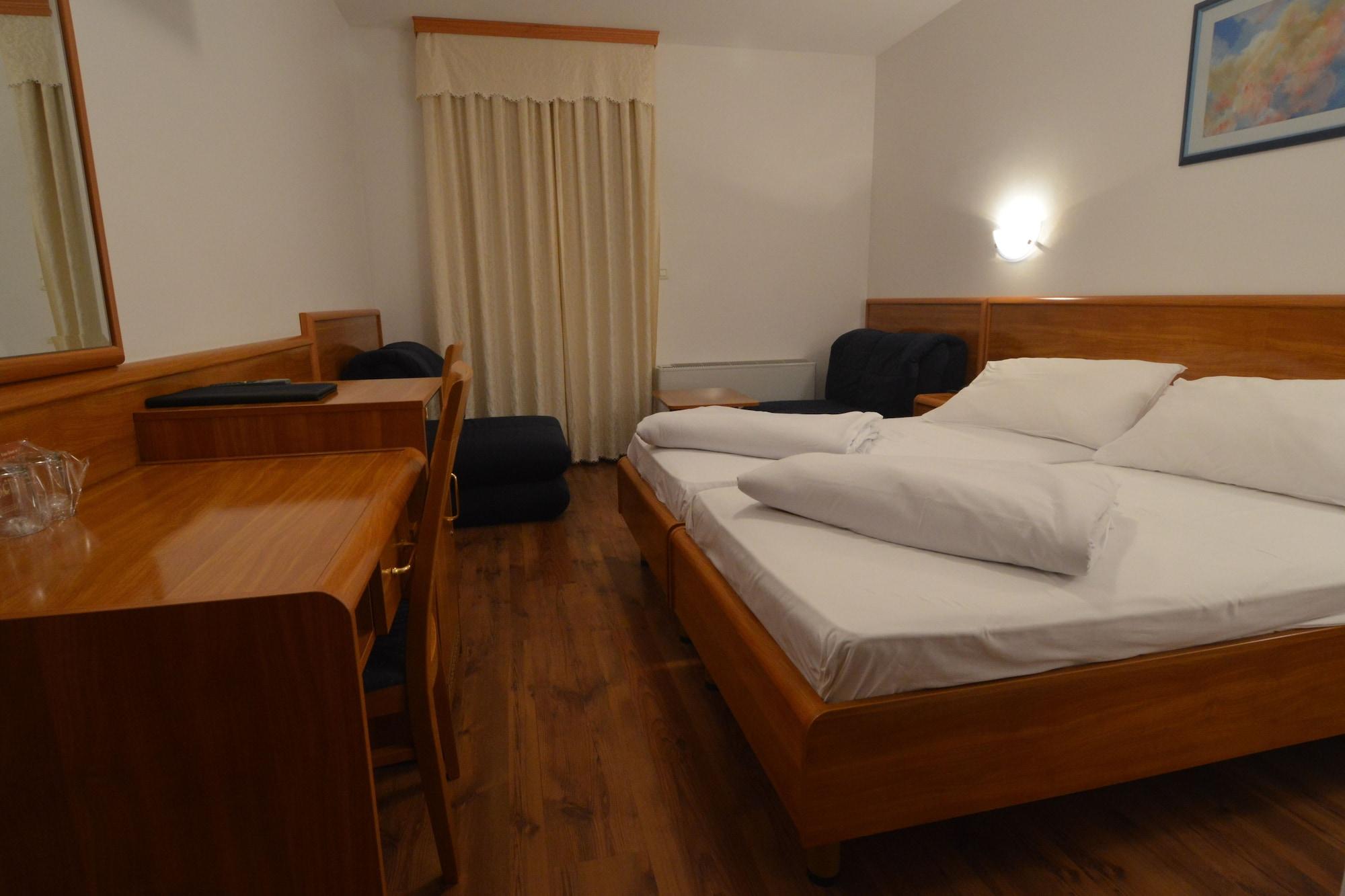 Hotel Villa Letan Фажана Экстерьер фото